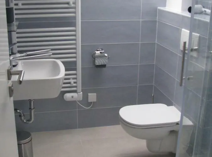 With Parking דירה *