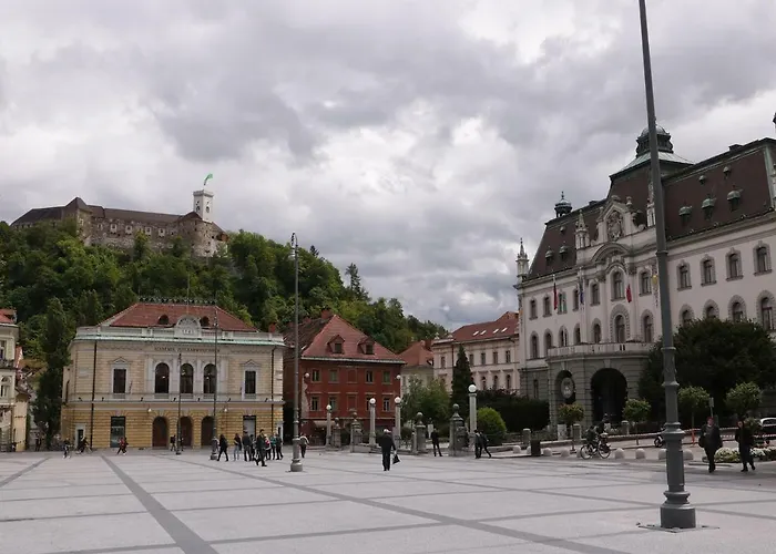 With Parking דירה לובליאנה