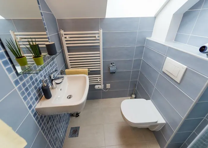 דירה With Parking